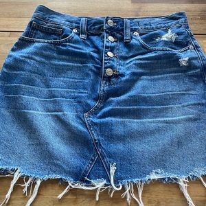 Madewell denim skirt distressed size 29